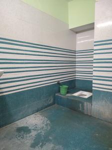 Common Bathroom Image of 800 Sq.ft 2 RK Apartment / Flat for rent in Aya Nagar New Delhi for Rs. 12000