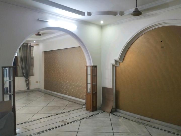 Outram Lines, GTB Nagar Main Image 1