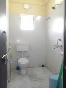 Common Bathroom Image of 910 Sq.ft 2 BHK Apartment / Flat for rent in New Town Kolkata for Rs. 22000