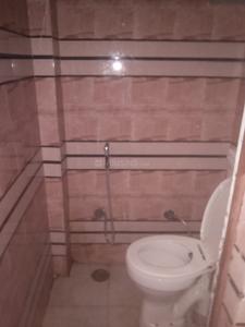 Bathroom Image of 560 Sq.ft 1 BHK Independent House for rent in Bahadarabad Haridwar for Rs. 12000