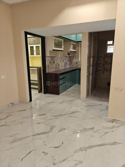 Silver Gardenia Main Image 1