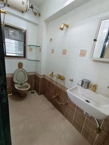 Bathroom Image of 750 Sq.ft 2 BHK Apartment / Flat for rent in Vile Parle East Mumbai for Rs. 96000