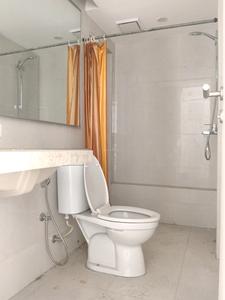 Common Bathroom Image of 900 Sq.ft 2 BHK Apartment / Flat for sale in Hiranandani Rodas Enclave, Hiranandani Estate Thane for Rs. 19500000