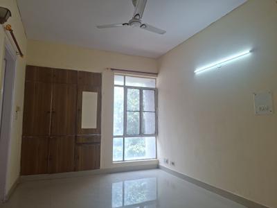 Bedroom Image of 1300 Sq.ft 3 BHK Apartment / Flat for rent in Bathal apartment, Patparganj New Delhi for Rs. 35500