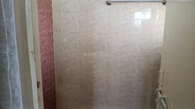 Bathroom Image of 850 Sq.ft 1 BHK Apartment / Flat for rent in AKASH ENCLAVE, Vrindavan Yojana Lucknow for Rs. 12500