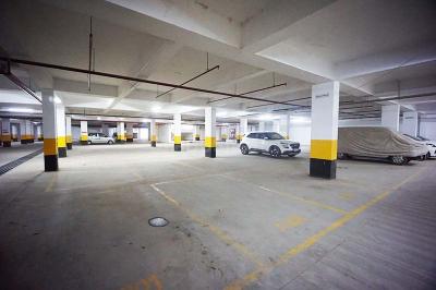 Parking Area Image of 1530 Sq.ft 2 BHK Apartment / Flat for sale in Nana Chiloda Ahmedabad for Rs. 8000000