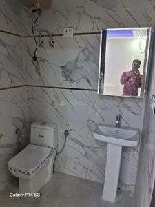 Bathroom Image of 950 Sq.ft 2 BHK Builder Floor for rent in Indirapuram Ghaziabad for Rs. 24000