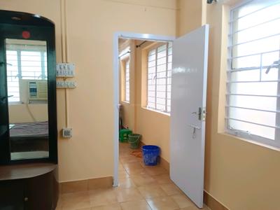 Bedroom Image of 800 Sq.ft 1 BHK Apartment / Flat for rent in Mukundapur Kolkata for Rs. 18000