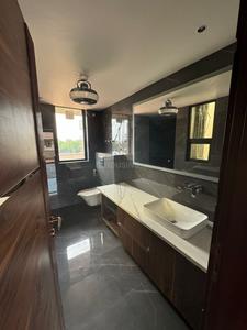 Bathroom Image of 3500 Sq.ft 5 BHK Independent House for sale in Sector 33 Gurgaon for Rs. 160000000
