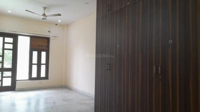 Living Room Image of 1500 Sq.ft 2 BHK Builder Floor for rent in Patel Nagar Gurgaon for Rs. 38000
