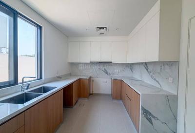 Kitchen Image of 3058 Sq.ft 4 BHK Villa for rent in Jebel Ali Village Dubai for Rs. 548167