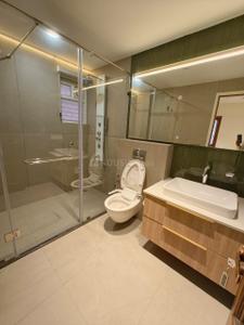 Bathroom Image of 3300 Sq.ft 3 BHK Apartment / Flat for rent in Lavelle Road Bengaluru for Rs. 250000