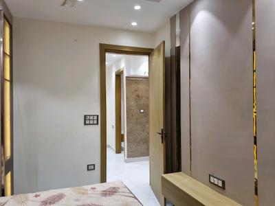 Bedroom Image of 800 Sq.ft 3 BHK Apartment / Flat for sale in Sewak Park New Delhi for Rs. 5800000