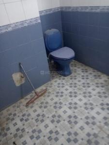 Bathroom Image of 1000 Sq.ft 2 BHK Apartment / Flat for rent in Satyam Apartment, Vasundhara Enclave New Delhi for Rs. 25000