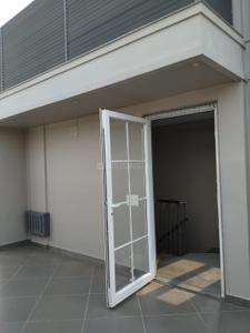 Kitchen Image of 1800 Sq.ft 3 BHK Builder Floor for sale in Shivalik New Delhi for Rs. 62500000