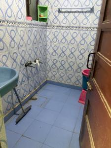 Bathroom Image of 850 Sq.ft 1 BHK Villa for rent in Sector 19 Noida for Rs. 21125