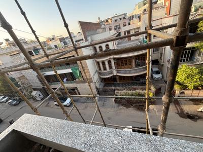 Balcony Image of 1900 Sq.ft 3 BHK Builder Floor for sale in Mansarover Garden New Delhi for Rs. 40000000