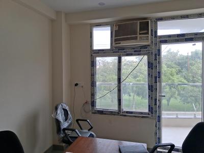 Bedroom Image of 1350 Sq.ft 3 BHK Apartment / Flat for sale in Phase 2 Noida for Rs. 5300000