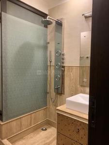 Bathroom Image of 1500 Sq.ft 3 BHK Builder Floor for rent in Greater Kailash New Delhi for Rs. 125000