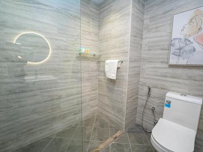 Bathroom Image of 826 Sq.ft 1 BHK Apartment / Flat for sale in Dubai Marina Dubai for Rs. 30000000