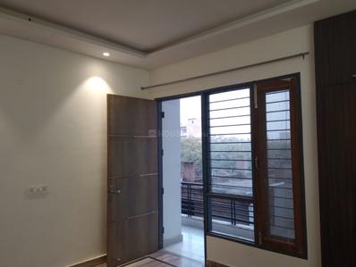 Bedroom Image of 2200 Sq.ft 2.5 BHK Builder Floor for rent in Noida Extension Greater Noida for Rs. 23000