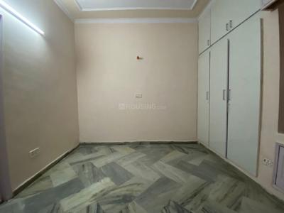 Bedroom Image of 1500 Sq.ft 2 BHK Builder Floor for rent in Paschim Vihar New Delhi for Rs. 31000