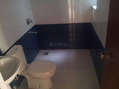 Bathroom Image of 1500 Sq.ft 3 BHK Apartment / Flat for rent in Mubarakpur Lucknow for Rs. 15000