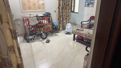Living Room Image of 1050 Sq.ft 2 BHK Apartment / Flat for sale in Defence Enclave, Sector 44 Noida for Rs. 6000000