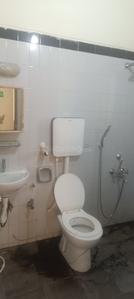 Bathroom Image of 1100 Sq.ft 2 BHK Apartment / Flat for rent in Thiruvanmiyur Chennai for Rs. 50000
