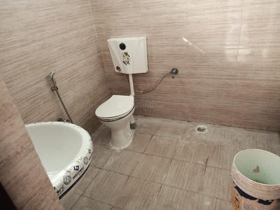 Bathroom Image of 160 Sq.ft 1 RK Apartment / Flat for rent in Alambagh Lucknow for Rs. 5500