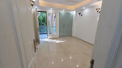Bedroom Image of 3600 Sq.ft 3 BHK Builder Floor for rent in Swaraj Homes RWA Greater Kailash 2 Block E, Greater Kailash II New Delhi for Rs. 225000