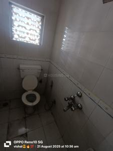 Bathroom Image of 650 Sq.ft 2 BHK Apartment / Flat for rent in Sion Koliwada Mumbai for Rs. 53000