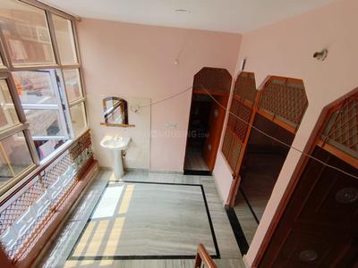Balcony Image of 475 Sq.ft 2 BHK Builder Floor for rent in Dwarka Mor New Delhi for Rs. 9000