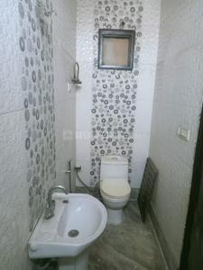 Bathroom Image of 400 Sq.ft 1 BHK Apartment / Flat for rent in Tilak Nagar New Delhi for Rs. 5500