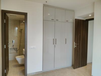 Bedroom Image of 650 Sq.ft 1 BHK Apartment / Flat for sale in Hiranandani Regent Hill A B C D And E Wing, Powai Mumbai for Rs. 18800000