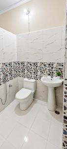 Bathroom Image of 1850 Sq.ft 4 BHK Independent House for rent in Krishna Nagar Lucknow for Rs. 30000