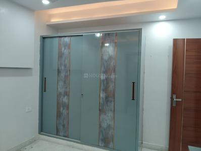 Bedroom Image of 1200 Sq.ft 3 BHK Builder Floor for rent in Preet Vihar New Delhi for Rs. 37000