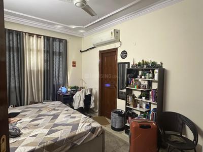 Bedroom Image of 1800 Sq.ft 2 BHK Builder Floor for rent in East Of Kailash New Delhi for Rs. 70000