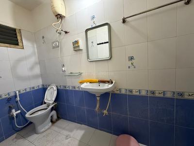 Bathroom Image of 950 Sq.ft 2 BHK Apartment / Flat for sale in Akota Vadodara for Rs. 2500000