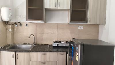 Kitchen Image of 900 Sq.ft 2 BHK Apartment / Flat for rent in Supertech The Romano, Sector 118 Noida for Rs. 30001