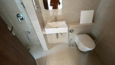 Image of 988 Sq.ft 2 BHK Apartment / Flat for sale in Sheth Auris Serenity, Malad West, Mumbai for Rs. 27800000
