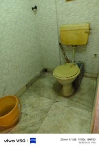 Bathroom Image of 1500 Sq.ft 4 BHK Independent House for sale in Dhakuria Kolkata for Rs. 9000000
