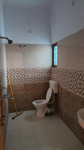 Bathroom Image of 1200 Sq.ft 2 BHK Builder Floor for rent in Panditwari Dehradun for Rs. 16000