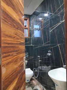 Common Bathroom Image of 1750 Sq.ft 4 BHK Apartment / Flat for sale in JMD Siddhi Vinayak, Sector 73 Noida for Rs. 8300006