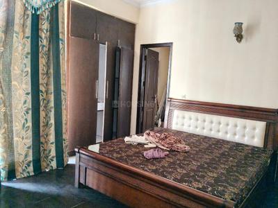 Bedroom Image of 1295 Sq.ft 2 BHK Apartment / Flat for rent in Paramount Symphony, Crossings Republik Ghaziabad for Rs. 18000