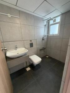 Bathroom Image of 1600 Sq.ft 3 BHK Apartment / Flat for sale in SFS Casa Flora, Kakkanad Kochi for Rs. 15500000