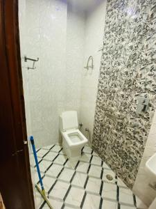 Image of 2250 Sq.ft 3 BHK Apartment / Flat for rent in Uttam Nagar, New Delhi for Rs. 25000