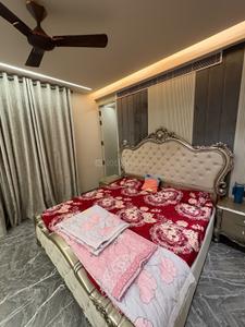 Bedroom Image of 2400 Sq.ft 4 BHK Builder Floor for rent in Anand Vihar New Delhi for Rs. 160000
