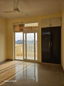 Bedroom Image of 1835 Sq.ft 3.5 BHK Apartment / Flat for rent in Phase 2 Noida for Rs. 42800
