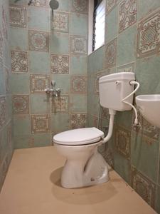 Common Bathroom Three Image of 950 Sq.ft 2 BHK Apartment / Flat for sale in Taloja Navi Mumbai for Rs. 5500000